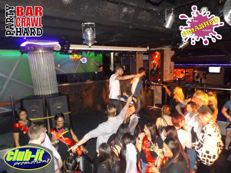 Jokers-stage-bar-crawl-benidorm